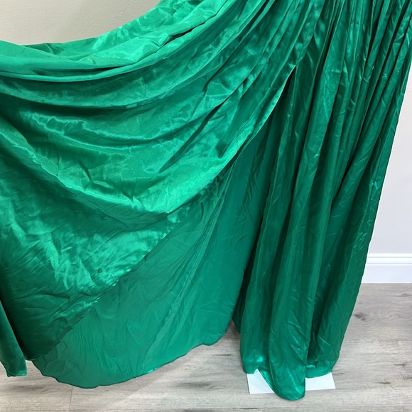 Bronx and Banco Camilla Gown in Emerald - Picture 6 of 11